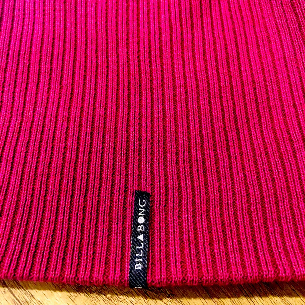 Billabong Mushroom Winter Snow Skiing BEANIE Hat - Picture 3 of 3